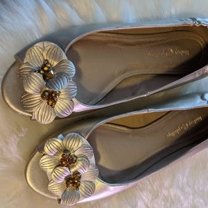 Lindsay Phillips Flats